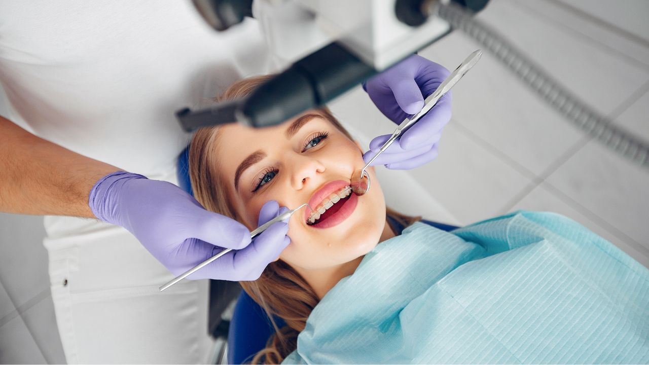 Diferença entre estomatologia e odontologia Diferença entre estomatologia e odontologia