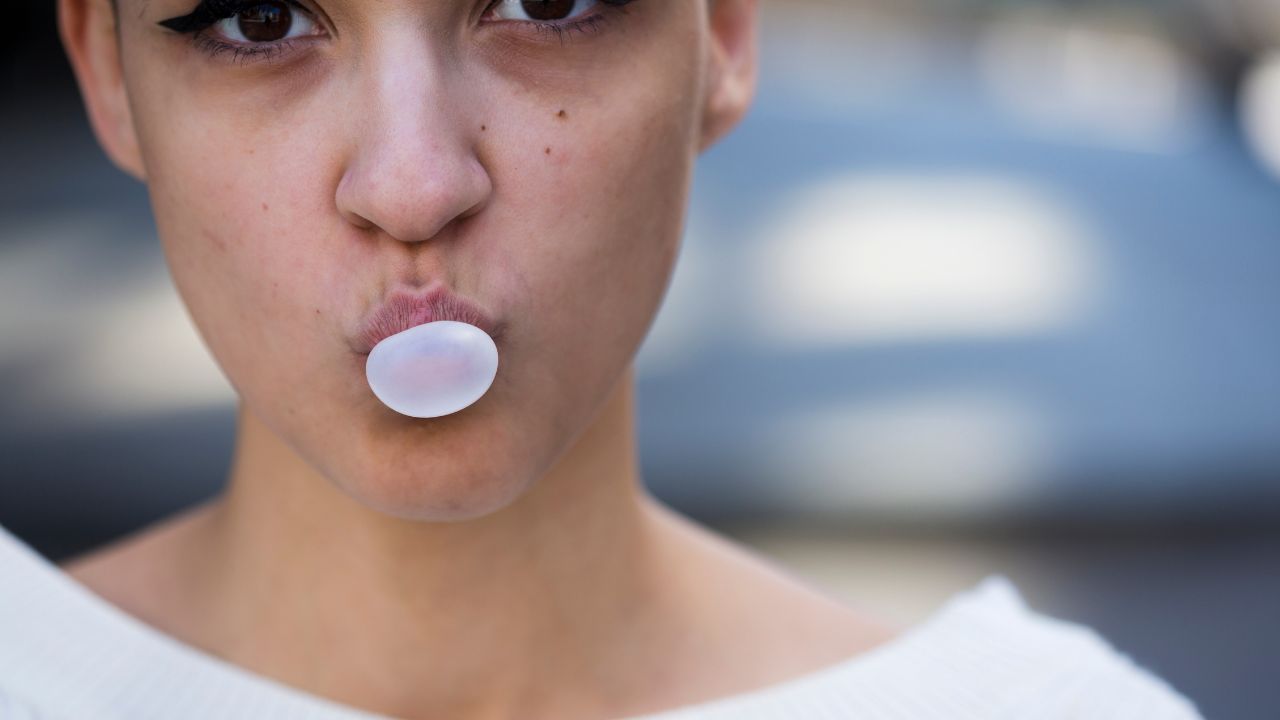 chiclete sem açúcar faz mal para os dentes