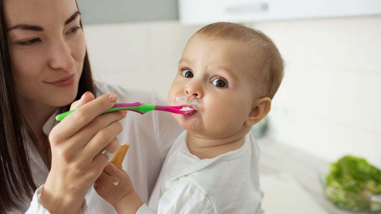 Quando começar a escovar os dentes do bebê? - OralDents